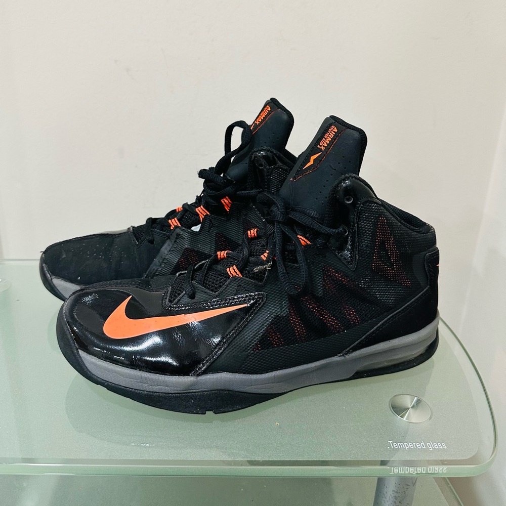 Nike Air‎ Max Stutter Step 2 Basketball Shoes Boy's Sz  6.5 Y 653754-003  Used.